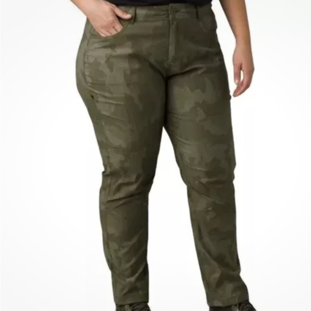 prAna Halle Straight Pant Plus II Camouflage NEW Size 20W Hiking Retail $95